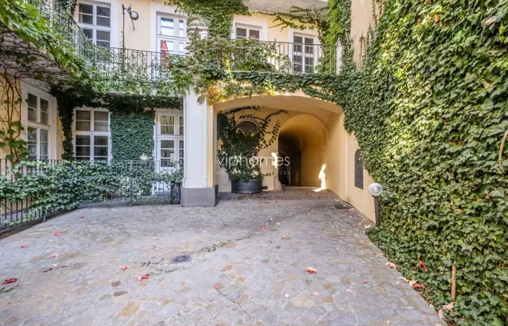 Pronájem bytu 4+1, Praha - Malá Strana, Vlašská, 170 m2