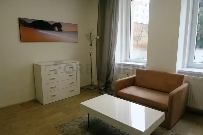 Pronájem bytu 1+kk, Brno, Bratislavská, 35 m2