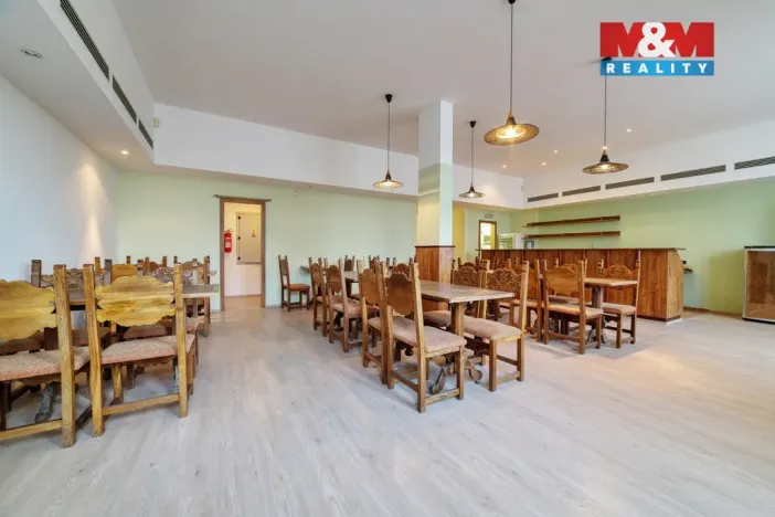 Prodej obchodního prostoru, Mariánské Lázně, Masarykova, 101 m2