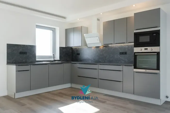 Prodej rodinného domu, Dubí, V Aleji, 206 m2