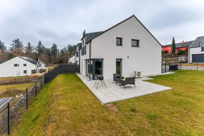 Prodej rodinného domu, Chocerady, 163 m2