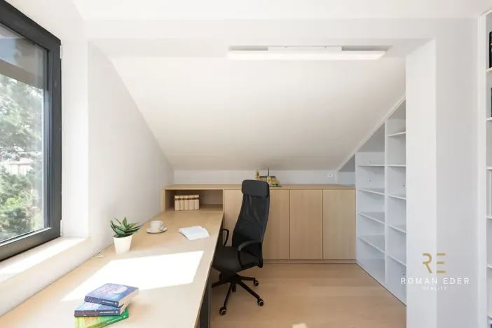 Prodej vícegeneračního domu, Praha - Záběhlice, Střemchová, 348 m2