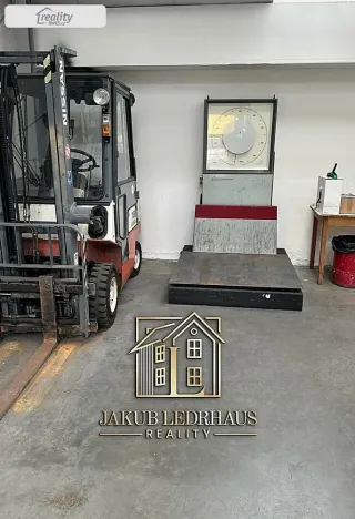 Pronájem skladu, Praha, Libušská, 1900 m2