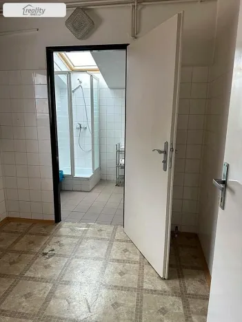 Pronájem skladu, Praha, Libušská, 1900 m2