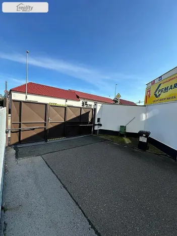 Pronájem skladu, Praha, Libušská, 1900 m2