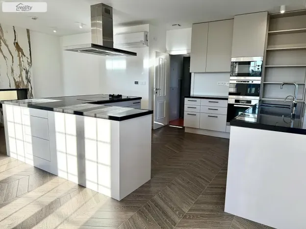 Pronájem rodinného domu, Jesenice - Zdiměřice, Skřivanová, 345 m2