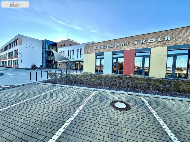 Pronájem rodinného domu, Jesenice - Zdiměřice, Skřivanová, 345 m2