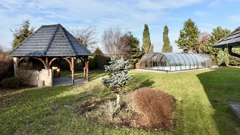 Pronájem rodinného domu, Jesenice - Zdiměřice, Skřivanová, 345 m2