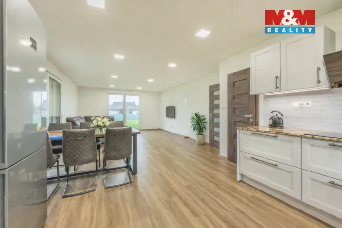 Prodej rodinného domu, Dolní Bousov - Vlčí Pole, 213 m2