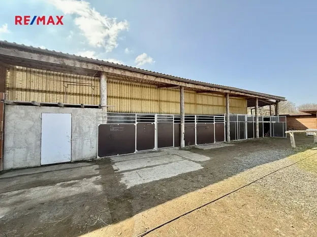 Prodej zemědělského objektu, Spálené Poříčí, 164000 m2