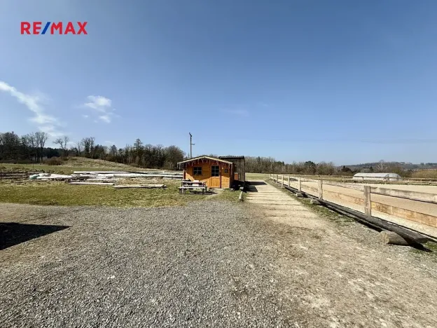 Prodej zemědělského objektu, Spálené Poříčí, 164000 m2