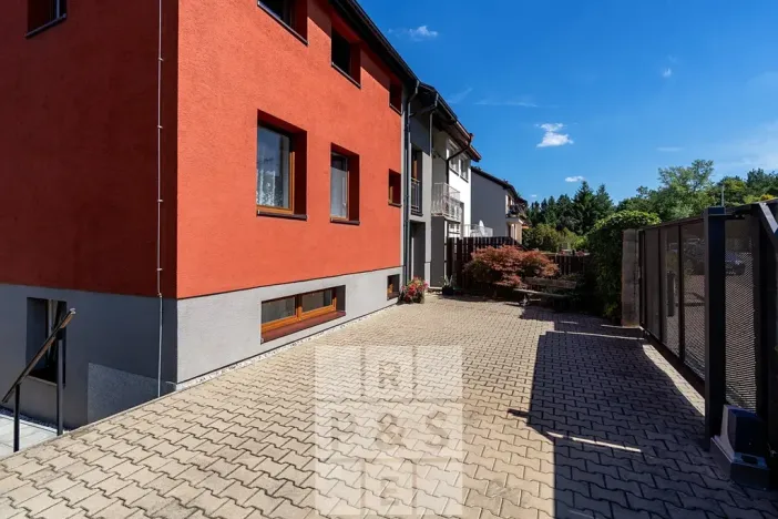 Prodej vícegeneračního domu, Praha - Štěrboholy, Pod areálem, 333 m2