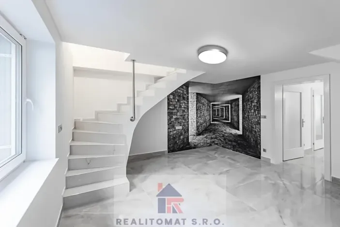 Prodej bytu 4+kk, Praha - Komořany, Pod lesem, 127 m2