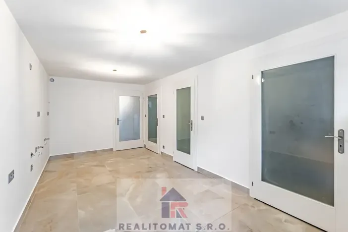 Prodej vily, Praha - Komořany, Pod lesem, 770 m2