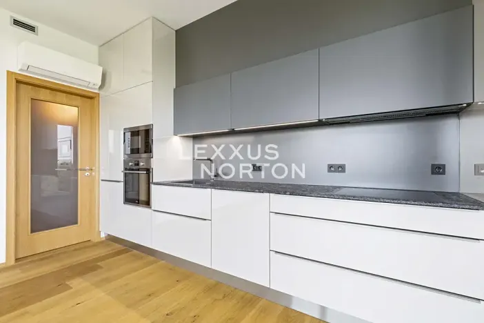 Pronájem bytu 3+kk, Praha - Karlín, Rohanské nábřeží, 90 m2