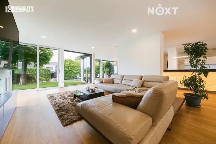 Prodej rodinného domu, Moravany, V Jámách, 382 m2