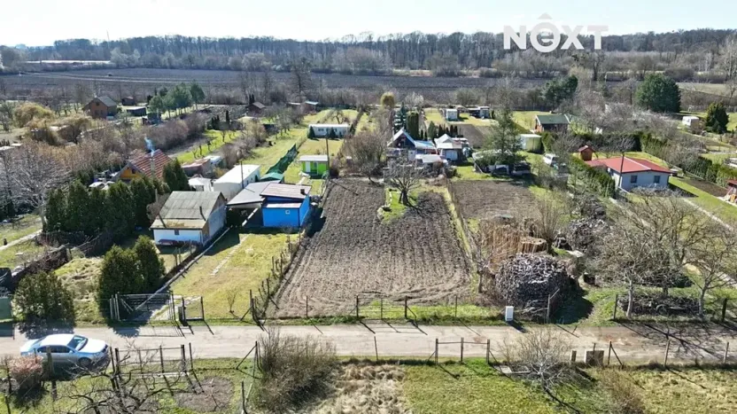 Prodej zahrady, Břeclav, 951 m2