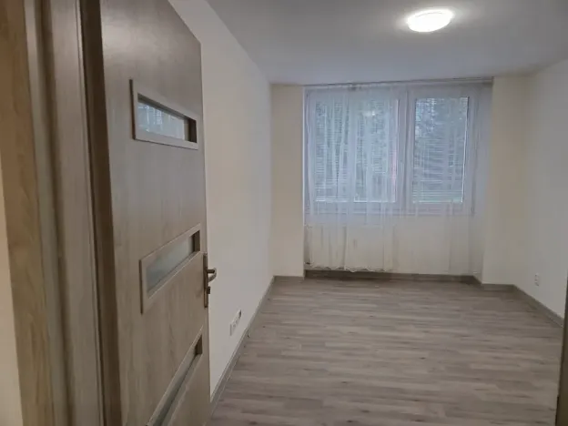 Pronájem obchodního prostoru, Neratovice, Kojetická, 11 m2
