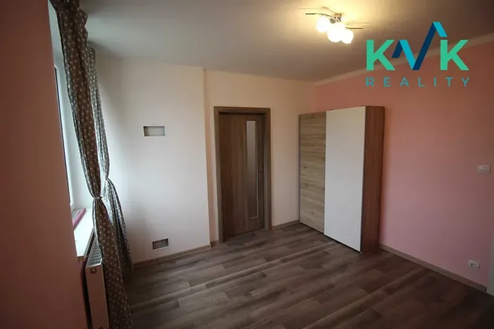 Prodej bytu 3+1, Karlovy Vary, Krušnohorská, 68 m2