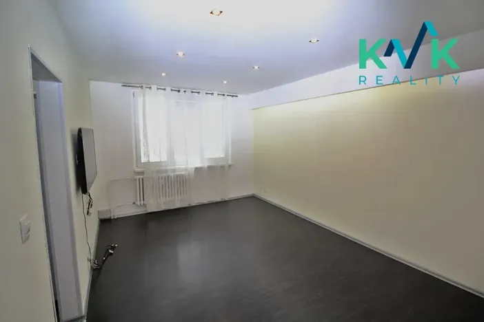 Prodej bytu 3+1, Karlovy Vary, Krušnohorská, 68 m2