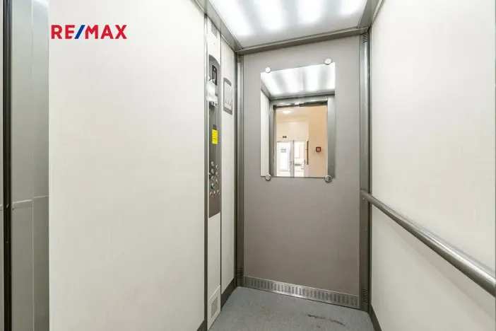 Prodej bytu 2+kk, České Budějovice, České Vrbné, 77 m2