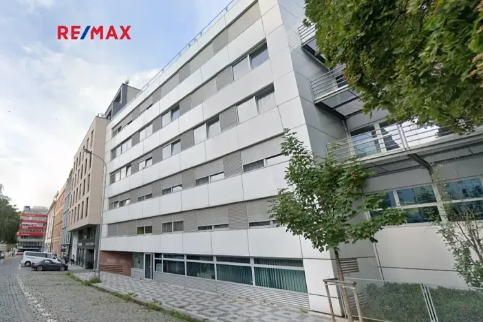 Pronájem kanceláře, Praha - Smíchov, Kováků, 103 m2