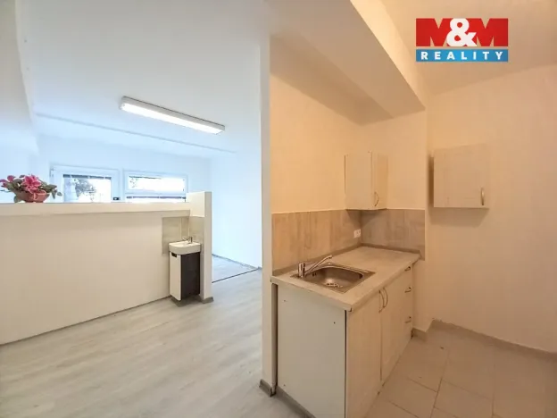 Pronájem obchodního prostoru, Ostrov, Krušnohorská, 20 m2