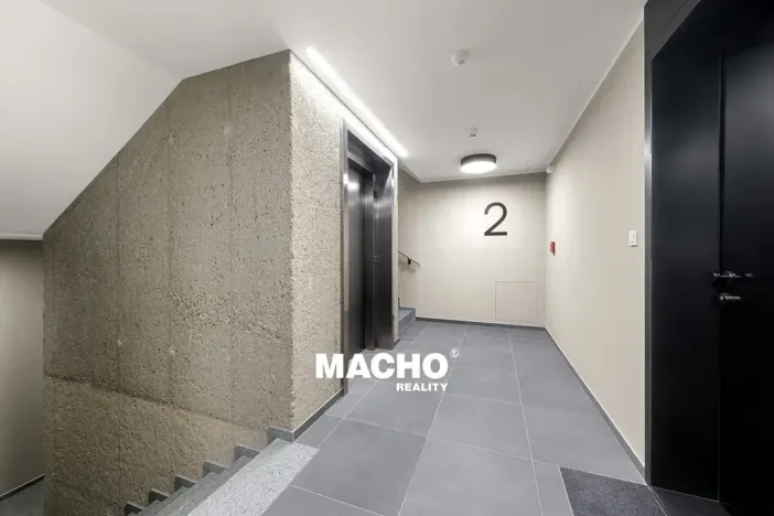 Pronájem bytu 1+kk, Praha, Bělehradská, 26 m2