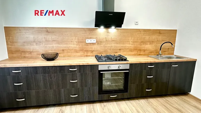 Pronájem bytu 3+1, Kladno, Litevská, 66 m2