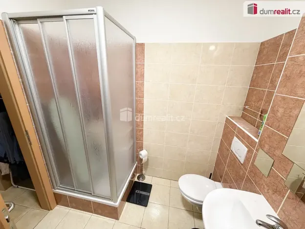 Pronájem rodinného domu, Praha - Březiněves, Za sadem, 180 m2