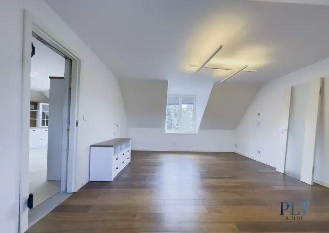 Pronájem vily, Babice, Starobabická, 728 m2