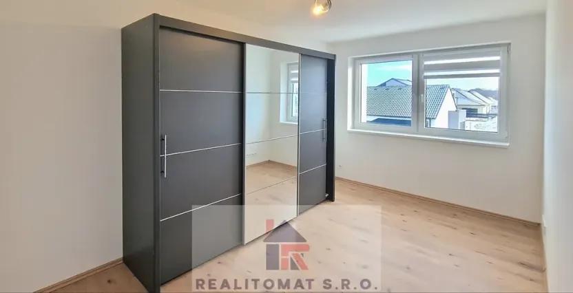 Pronájem rodinného domu, Chrášťany, 108 m2