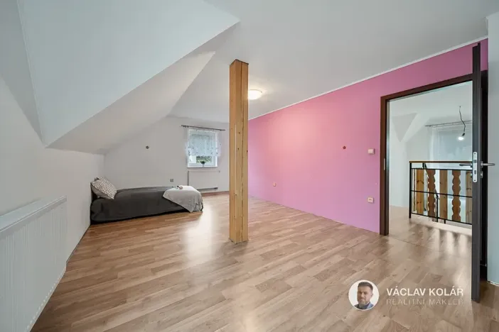 Prodej rodinného domu, Pecka, 176 m2