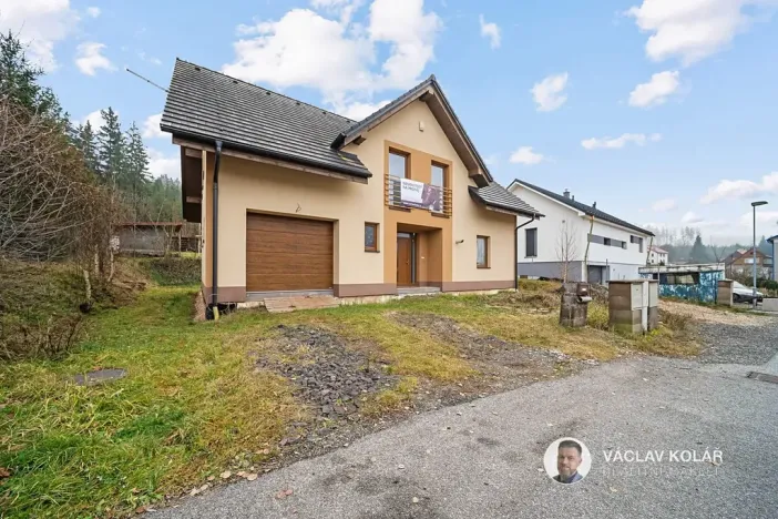 Prodej rodinného domu, Pecka, 176 m2