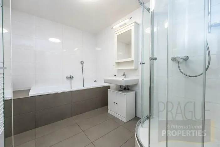 Prodej bytu 3+kk, Praha - Radlice, U Dívčích hradů, 89 m2