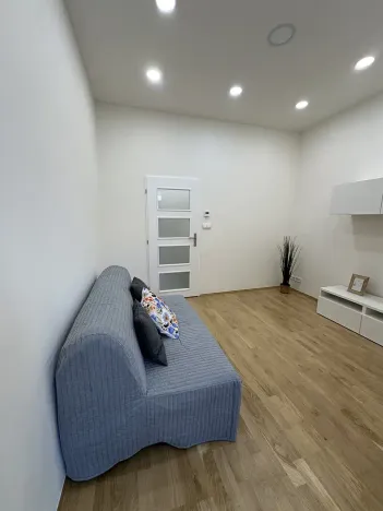 Pronájem bytu 1+1, Praha - Libeň, Kovářská, 35 m2