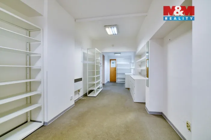 Pronájem obchodního prostoru, Mariánské Lázně, Hlavní třída, 40 m2