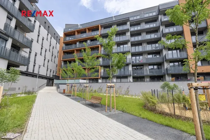 Prodej bytu 1+kk, Praha - Háje, Sochorcova, 33 m2