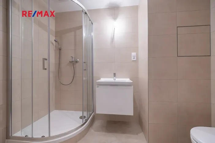 Prodej bytu 1+kk, Praha - Háje, Sochorcova, 33 m2