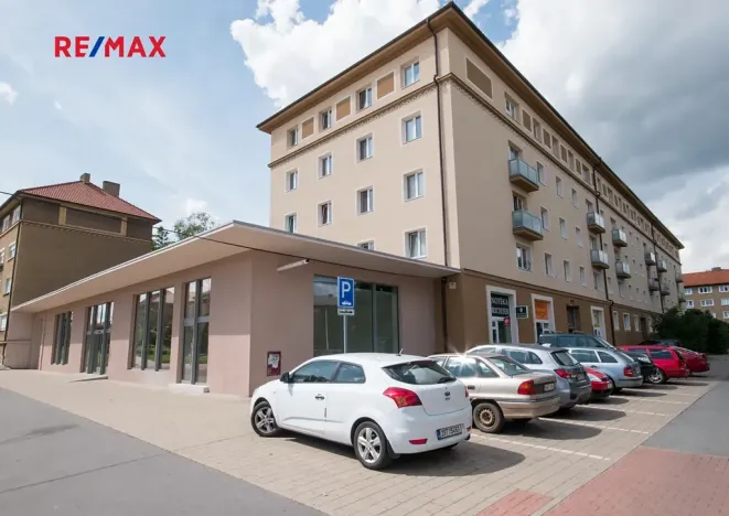 Prodej obchodního prostoru, Kladno, U tržnice, 460 m2