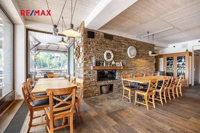 Prodej restaurace, Doksy, Přístavní, 174 m2