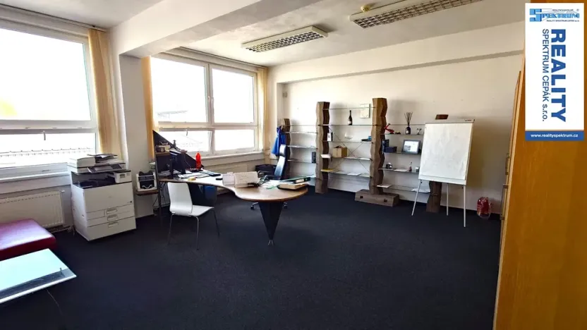 Pronájem kanceláře, Lišov, Hůrecká, 235 m2