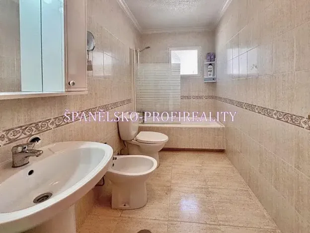 Prodej bytu 3+1, Torrevieja, Španělsko, 65 m2