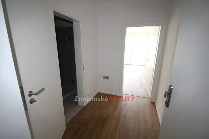 Pronájem bytu 1+kk, Znojmo, Jarošova, 29 m2