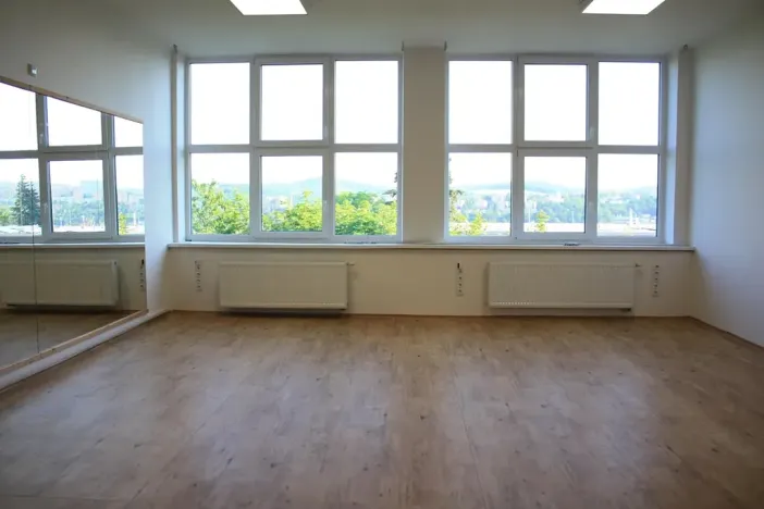 Pronájem kanceláře, Zlín, nám. T. G. Masaryka, 45 m2