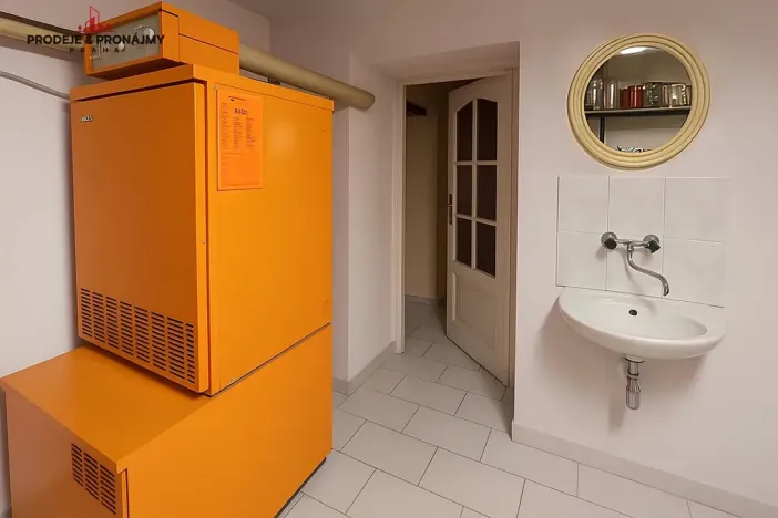 Prodej vily, Praha - Suchdol, 243 m2