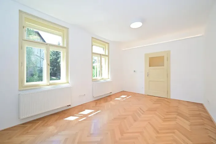 Pronájem bytu 1+kk, Praha - Smíchov, Na Březince, 30 m2