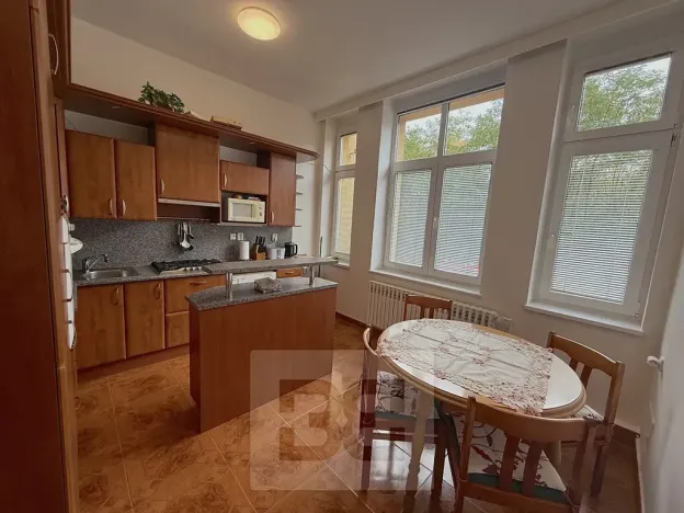 Pronájem bytu 3+1, Praha - Holešovice, U vody, 106 m2