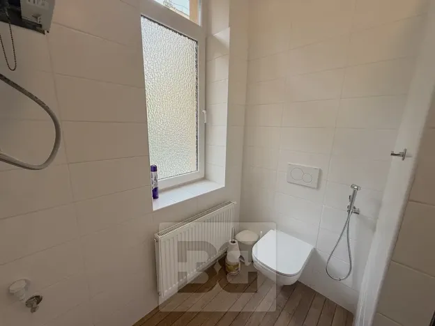 Pronájem bytu 3+1, Praha - Holešovice, U vody, 106 m2