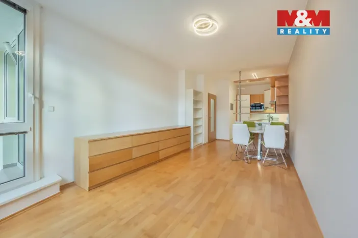 Pronájem bytu 2+kk, Praha, Voskovcova, 48 m2